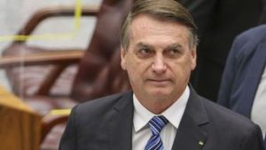 Read more about the article Bolsonaro diz que volta ao Brasil em março para liderar oposição a Lula