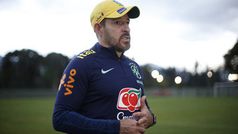 You are currently viewing Quem é Ramon Menezes, técnico interino que assume a seleção brasileira?