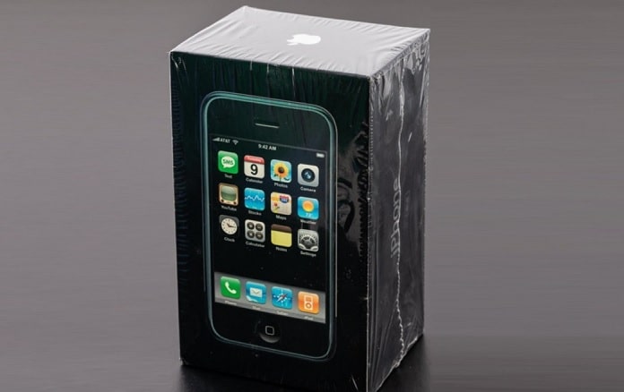 You are currently viewing Virou raridade! iPhone da primeira geração lançado em 2007 é vendido por R$328 mil em leilão