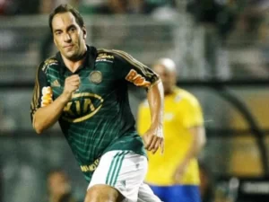 Read more about the article Edmundo se humilha sozinho ao comparar Palmeiras com Real Madrid