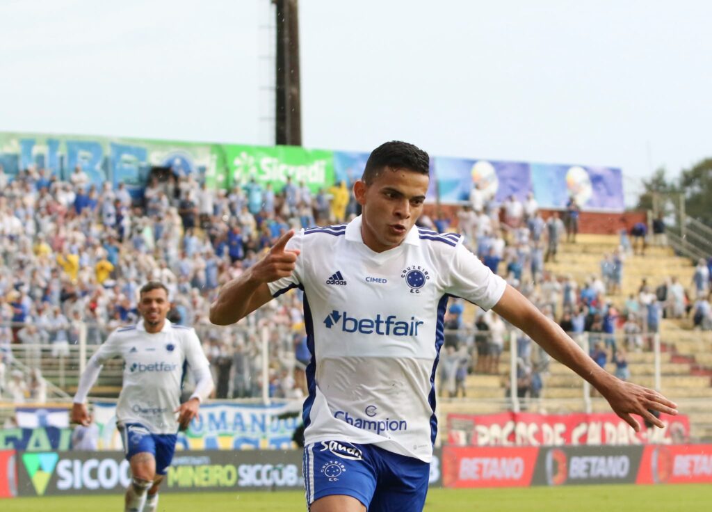 You are currently viewing Bruno Rodrigues se destaca no Cruzeiro e não aceita ficar no banco de reservas