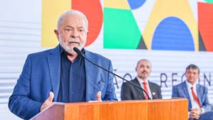 Read more about the article Empresas de aplicativo exploram trabalhador como nunca, diz Lula