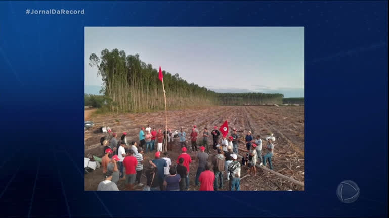 You are currently viewing Parlamentares criticam atos do MST na Bahia e cobram ação mais rigorosa do governo