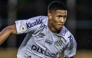 Read more about the article Santos crê em nova proposta de 14 milhões de euros e começa a discutir venda de Ângelo ao Flamengo