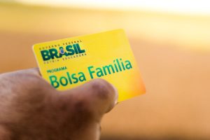 Read more about the article Famílias maiores receberão valor extra no Bolsa Família; entenda