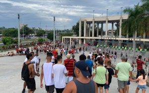 Read more about the article Flamengo se posiciona sobre atos de violência no Maracanã antes de clássico com Vasco