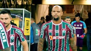 Read more about the article Felipe Melo fica 2 minutos em campo, não toca na bola e é expulso no Fla-Flu