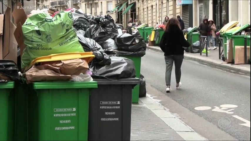 You are currently viewing Minuto JR Mundo : lixo começa a se acumular nas ruas da França por conta de greve de garis