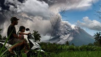 You are currently viewing Vulcão Merapi, na Indonésia, entra em erupção neste sábado